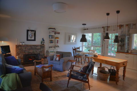 Mrs Simpson Cottage At Norala Garden - Stayed 0