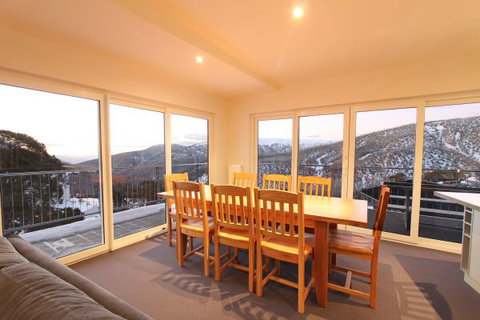 Ropers Alpine Apartments - Stays Accommodation 1