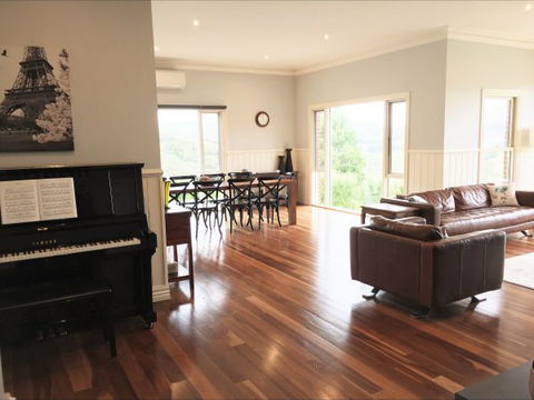 Shearer's Hill - Luxury Farm Stay - Stayed 1