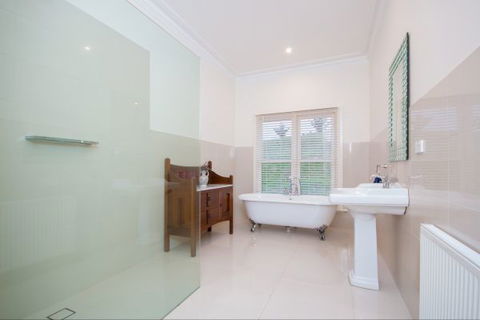 Shearer's Hill - Luxury Farm Stay - Stayed 5