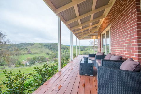 Shearer's Hill - Luxury Farm Stay - Stayed 6