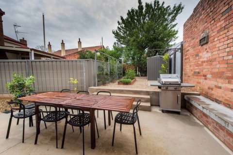 The Bright House - Stayed 4