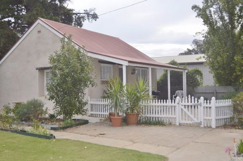 Almond Tree Cottage - Stayed 4