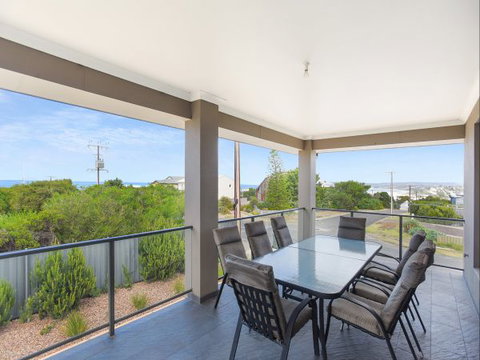 BEAUMONT HOUSE - Stays Accommodation 2