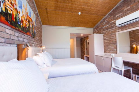 Farnham Court Motel - Stayed 2