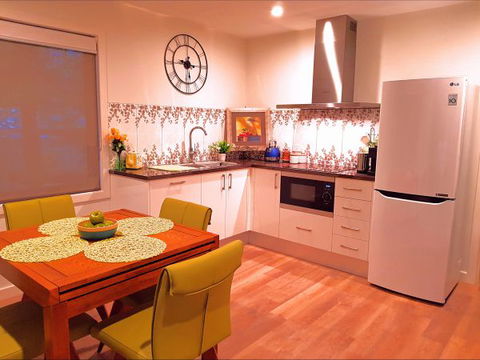 Fox And Hound Apartments - Stayed 2