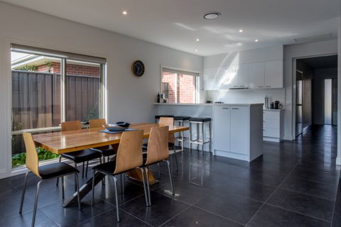 Mansi On Raymond - Stayed 4