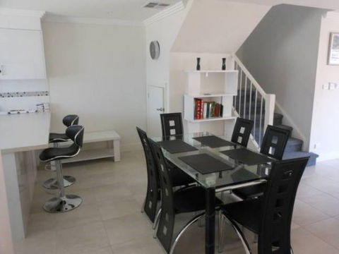 Oaklands Junction - Stayed 2