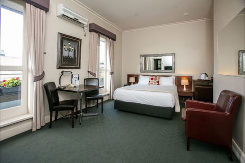 Oscar's Hotel And Cafe Bar - Stayed 1