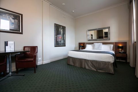 Oscar's Hotel And Cafe Bar - Stayed 5