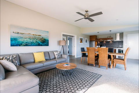 Parry Beach Breaks - Stayed 6