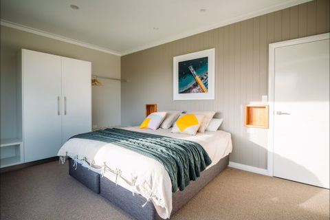 Parry Beach Breaks - Stayed 7
