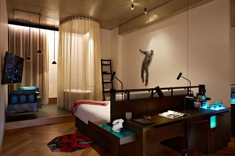 QT Melbourne - Stays Accommodation 0