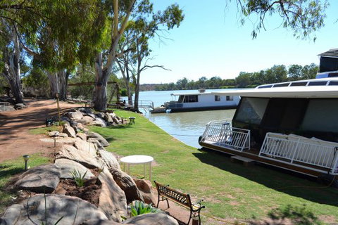 Riverbush Cottages - Stayed 1