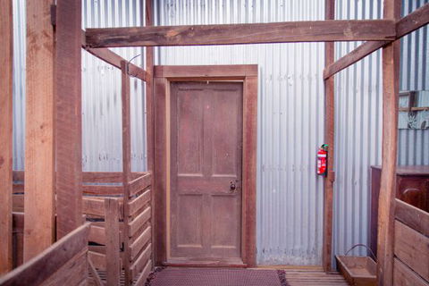 Sandalwood Shearing Shed - Stayed 9