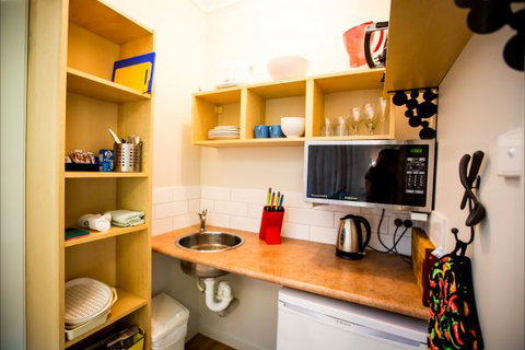 Tessies Studio - Stays Accommodation 5