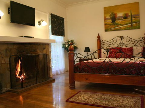 Tudor Cottages Mount Dandenong - Stayed 0