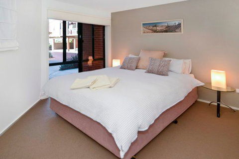 Unit 5 Wyuna Queenscliff - Stayed 4