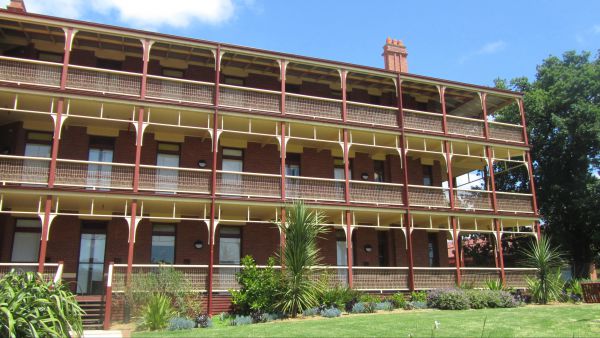 Alphington VIC Stayed
