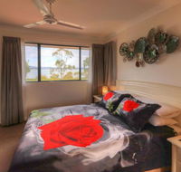 Dolphin Waters Holiday Apartments - Stays Accommodation