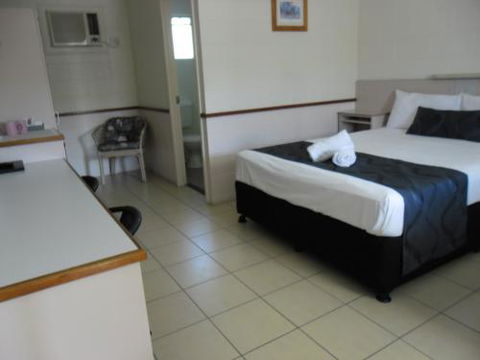 Banjo Paterson Motor Inn & Restaurant - Stayed 8