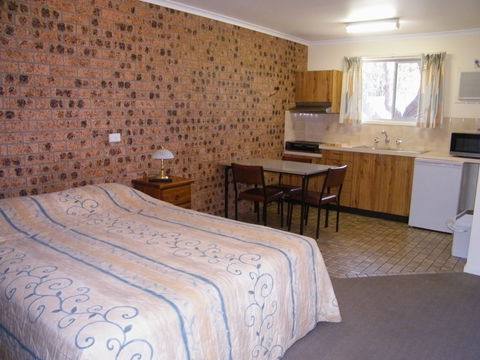 Bega Caravan Park - Stayed 6