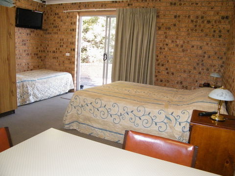 Bega Caravan Park - Stayed 7