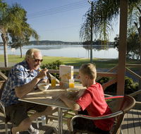Belmont Pines Lakeside Holiday Park - Stayed