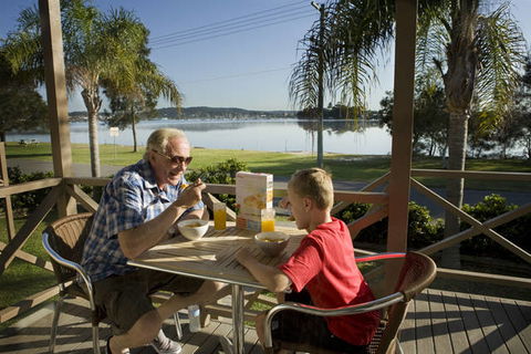 Belmont Pines Lakeside Holiday Park - Stayed 0