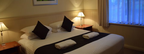 Bushy Lake Chalets - Stays Accommodation 4