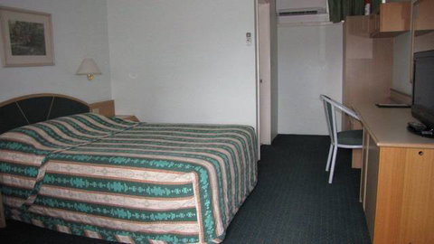 Colonial Terrace Motor Inn - Stayed 1
