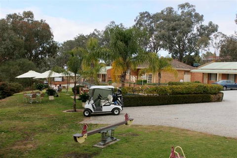 Commercial Golf Resort - Stayed 3