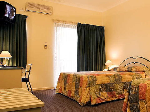 Country Comfort Inter City Hotel & Apartments - Stayed 1