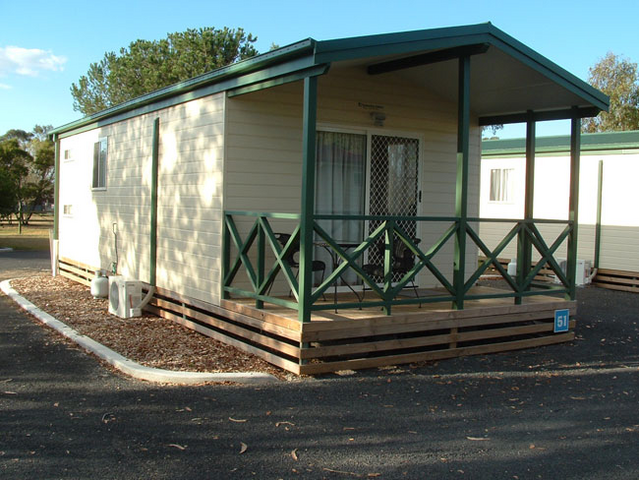 Country Road Caravan Park - thumb 1