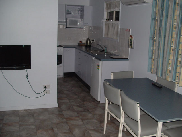 Country Road Caravan Park - thumb 3