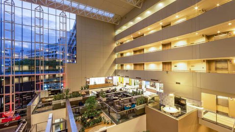 Crowne Plaza Canberra - Stays Accommodation 9