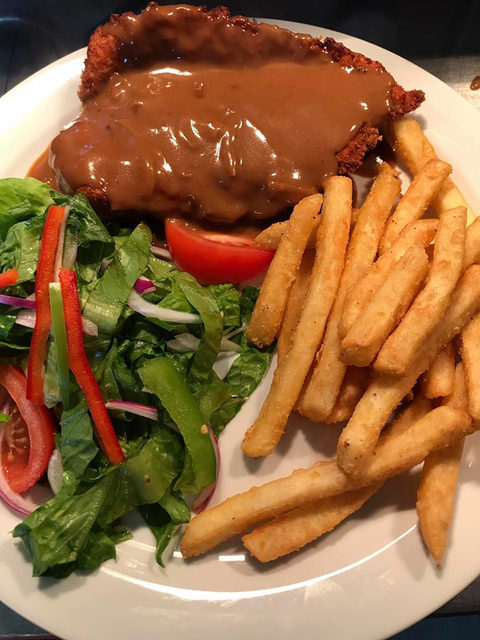 JJ's Bar & Steakhouse - Stays Accommodation 4