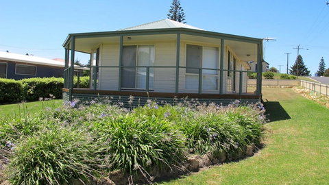 Sims Holiday Home - Stays Accommodation 0