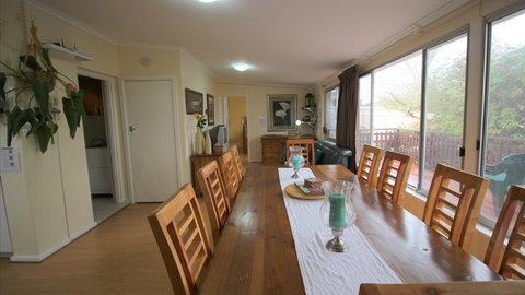 Seaview House: Relocation And Holiday Home In Seaside Suburb - Stayed 0