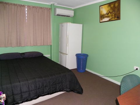Micks Accommodation Club - Stayed 0