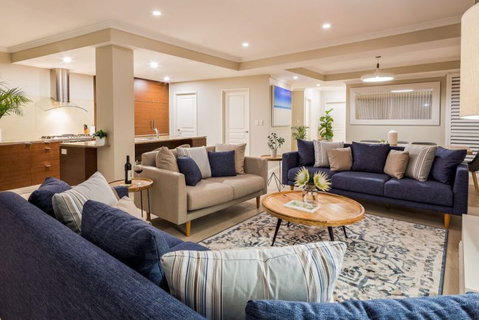 Azure Holiday House - Stayed 12
