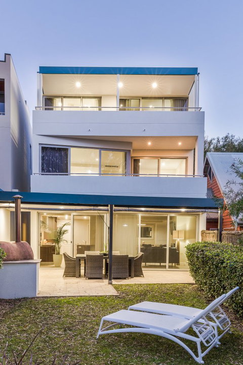 Azure Holiday House - Stayed 8