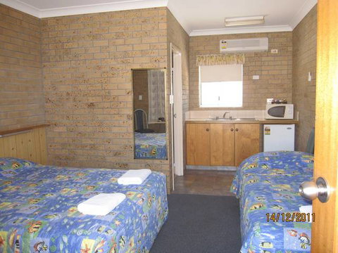 Dragon Phoenix Resort & Restaurant - Stayed 2