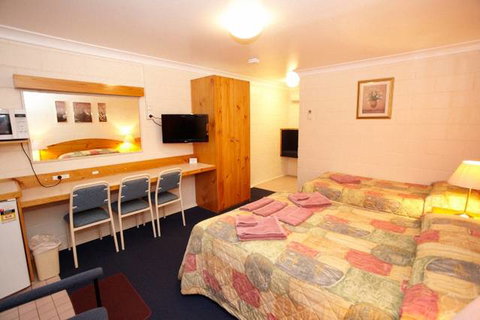 Econo Lodge Alabaster - Stayed 7