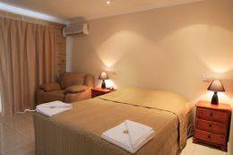 Emerald Central Palms Motel - Stayed 1