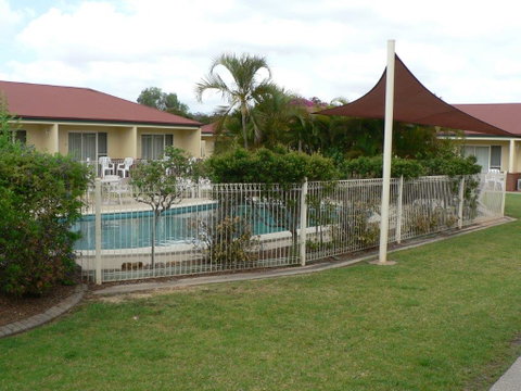 Emerald Explorers Inn - Stays Accommodation 4