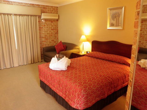 Endeavour Court Motor Inn - Stayed 6