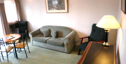 Estelle Kramer Motor Inn - Stayed 2