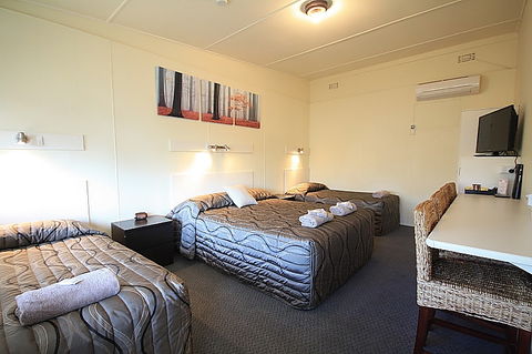 Hi Way Motor Inn - Stayed 1