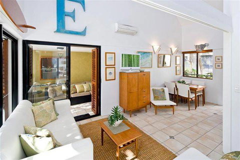 Julians Apartments - Stayed 1